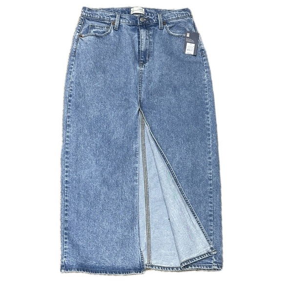 👗🌿 UNIVERSAL THREAD Denim Maxi Skirt NWT | Sz 10 | Light Wash Front Slit Classic - Picture 1 of 4